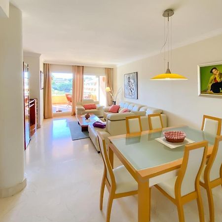 Apartamento En Los Patios De Santa Maria Golf Marbella Esterno foto