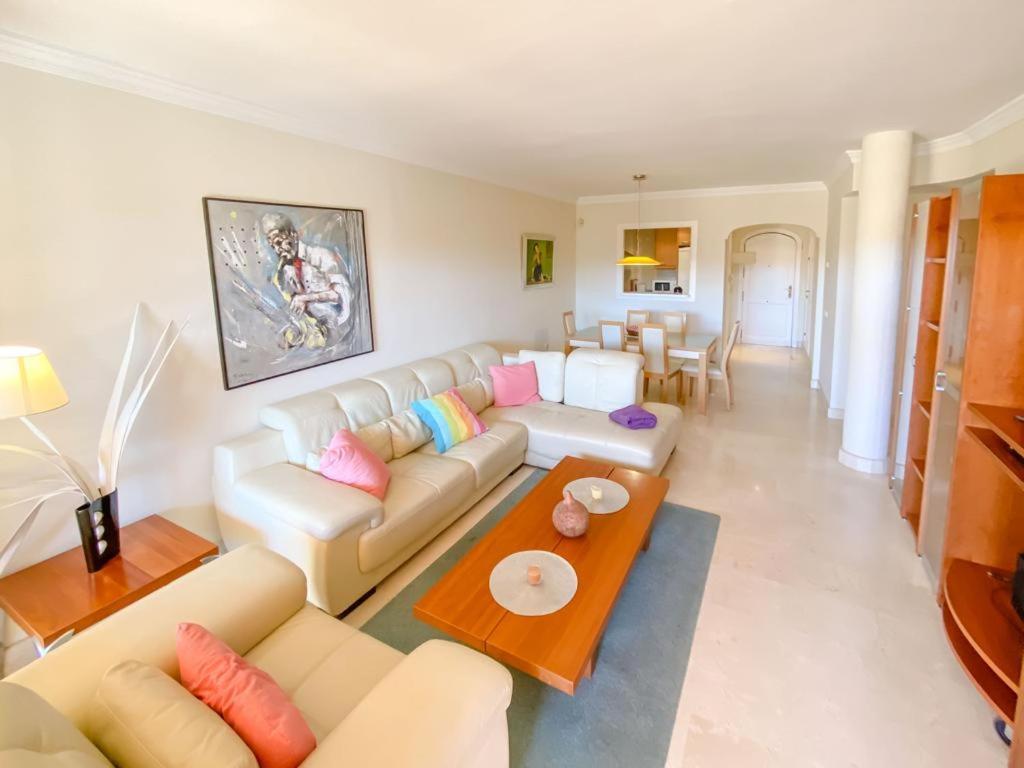 Apartamento En Los Patios De Santa Maria Golf Marbella Esterno foto