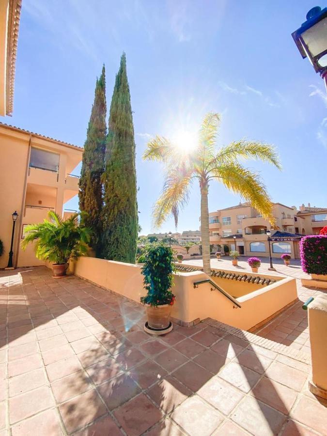 Apartamento En Los Patios De Santa Maria Golf Marbella Esterno foto