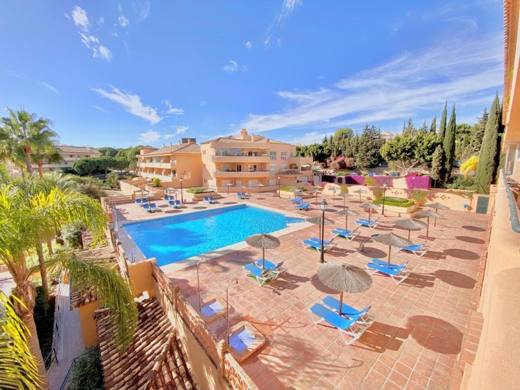 Apartamento En Los Patios De Santa Maria Golf Marbella Esterno foto