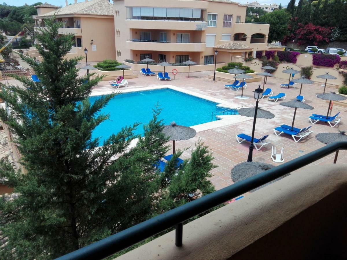Apartamento En Los Patios De Santa Maria Golf Marbella Esterno foto