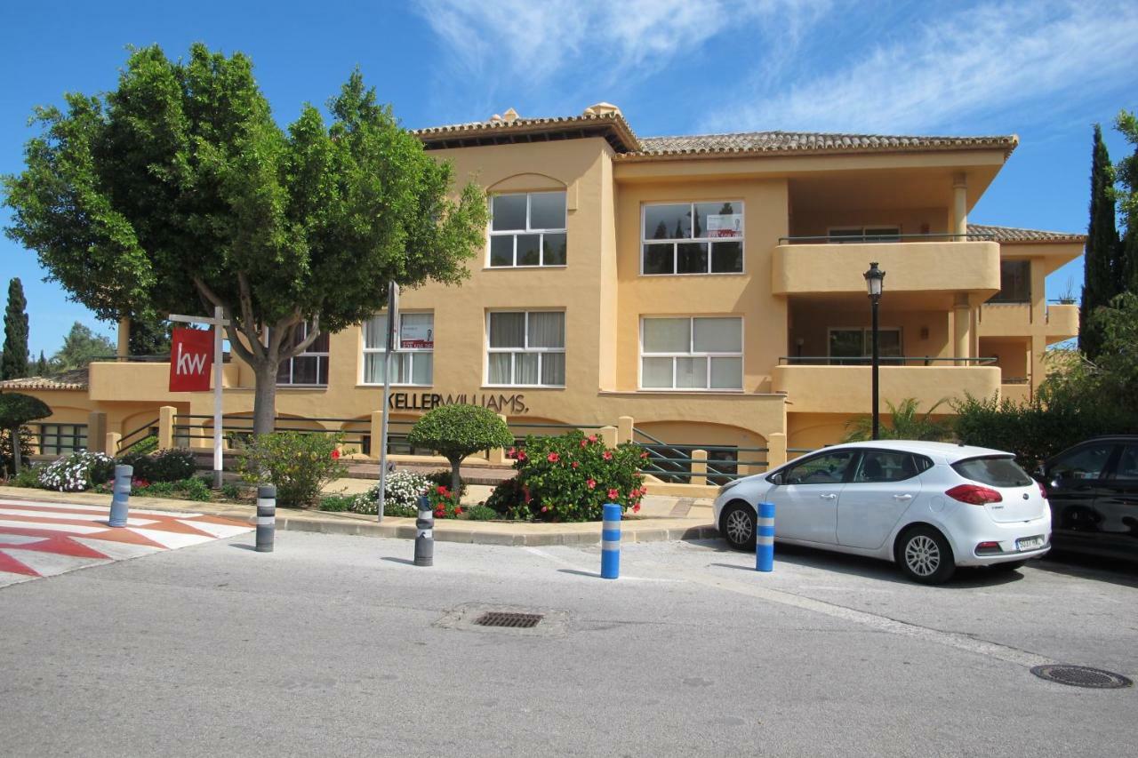 Apartamento En Los Patios De Santa Maria Golf Marbella Esterno foto