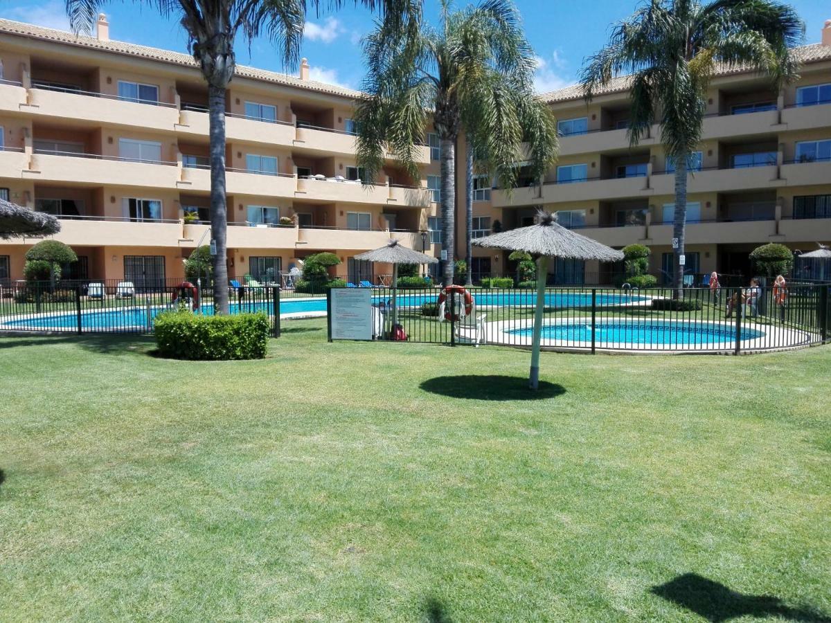 Apartamento En Los Patios De Santa Maria Golf Marbella Esterno foto
