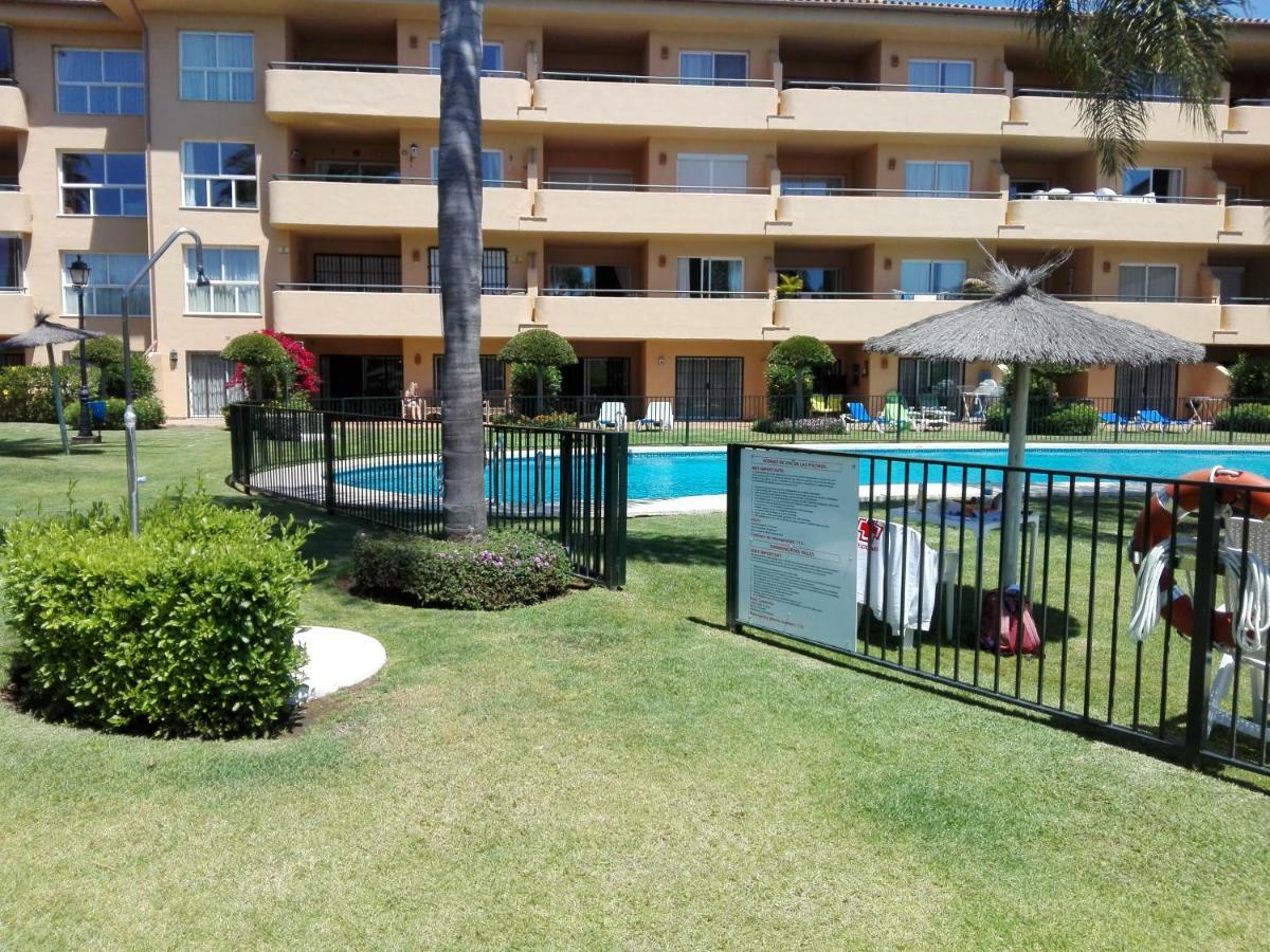 Apartamento En Los Patios De Santa Maria Golf Marbella Esterno foto